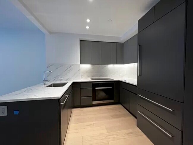 Foto del edificio - 300 W 30th St