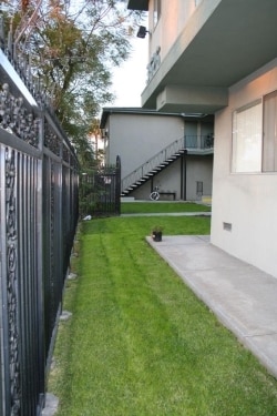 Building Photo - 3526 S Catalina St
