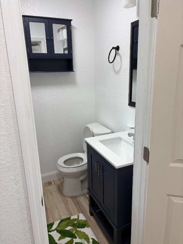 Building Photo - 710 E Crenshaw St