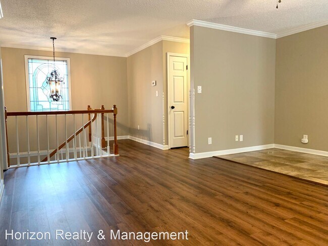 Building Photo - 3 br, 3 bath House - 2009 Sweetbriar Dr