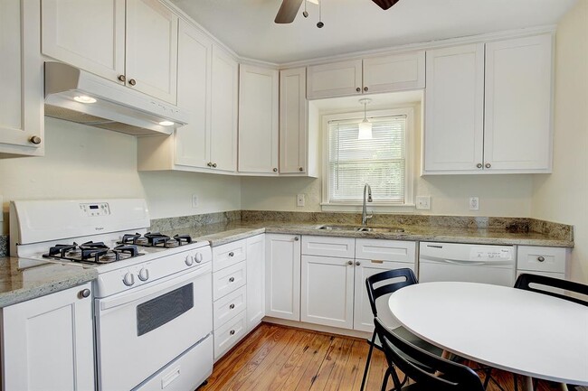 Foto del edificio - 1521 Waverly St