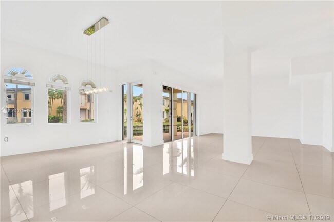 Foto del edificio - 20895 NE 30th Pl