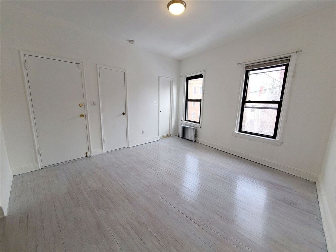 15 Coles St, Jersey City, NJ 07302 House Rental in Jersey City, NJ