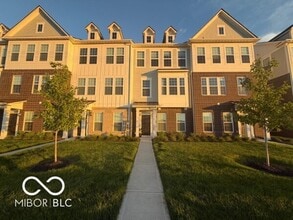 Building Photo - 1728 Blenker Dr