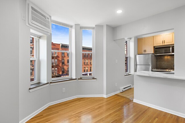 Building Photo - 1315 Washington St