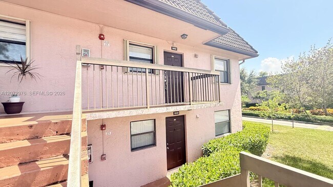 Foto del edificio - 10452 NW 10th St