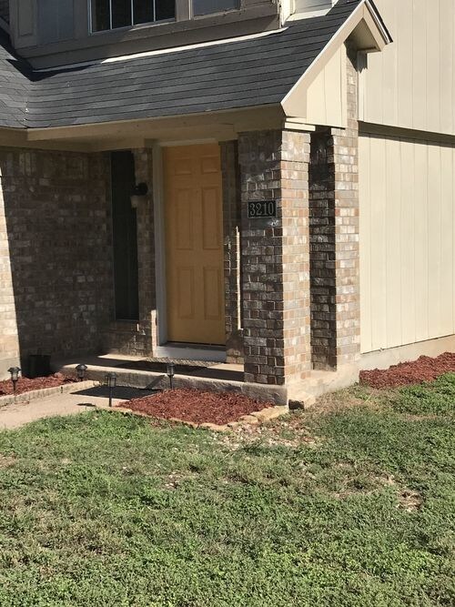 Building Photo - 3210 Blazing Star Trl