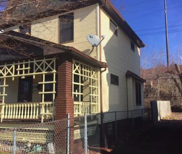 Building Photo - 839 E 131st St