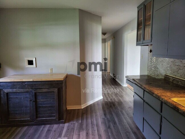 Foto del edificio - 1425 S Fairview Ave