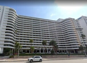 Building Photo - 5555 Collins Ave