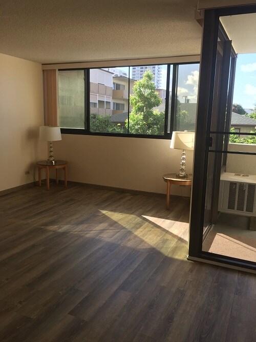 Building Photo - 1571 Piikoi St