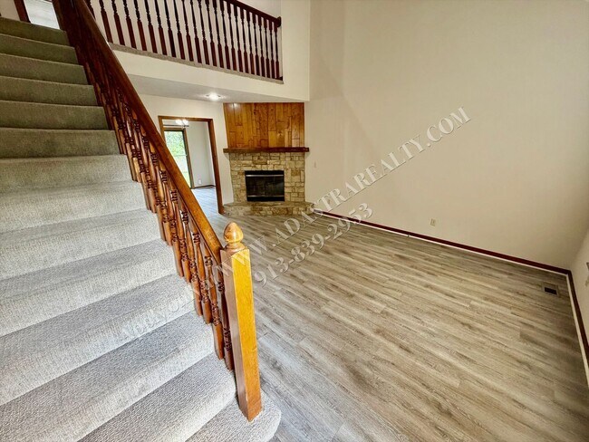 Building Photo - 6622 W 149th Terrace