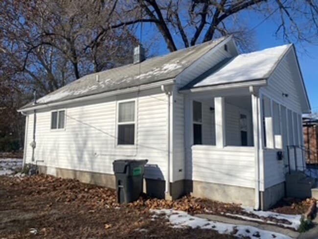 Building Photo - Two Bedroom