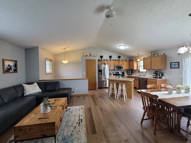 Foto del edificio - 14609 Ivorystone Dr NE