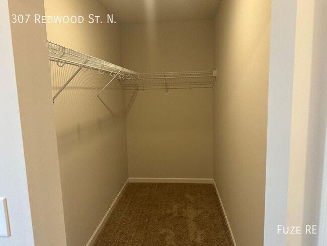 Building Photo - 307 Redwood St N