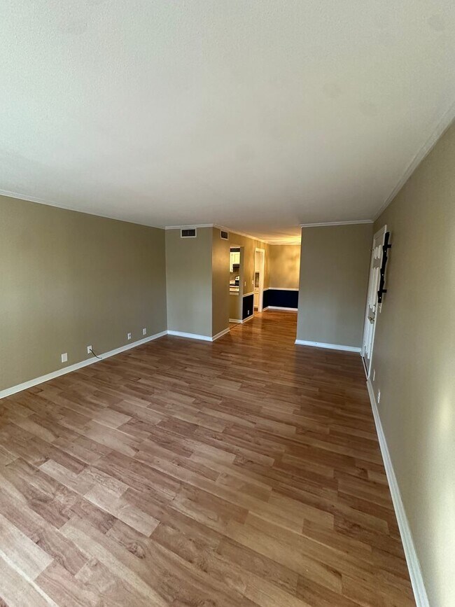 Foto del edificio - Cute 2 Bed 2 Bath Condo Near MTSU