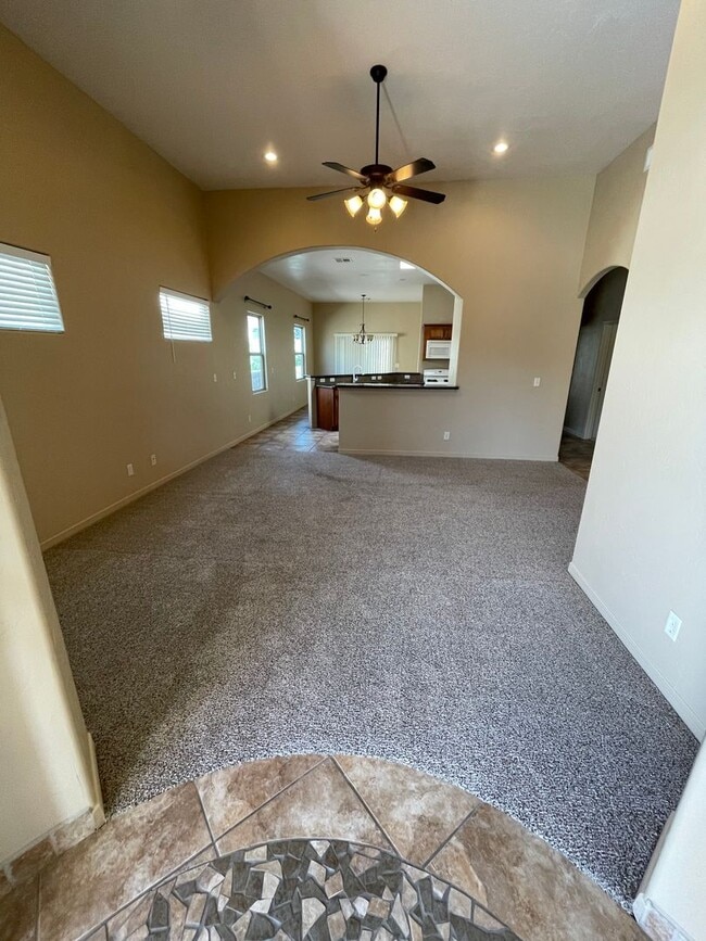 Building Photo - Charming 3 Bedroom, 2 Bath, 2 Car Garage Home - Available Now!