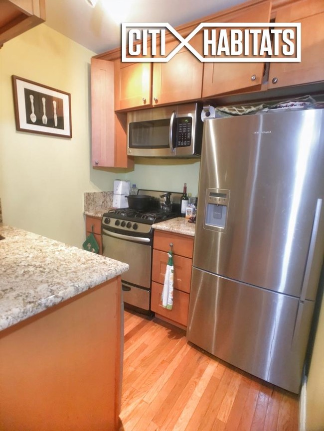 Foto del edificio - 342 E 53rd St