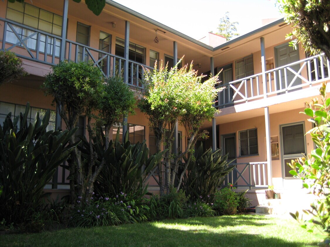 Building Photo - 671 Landfair Ave