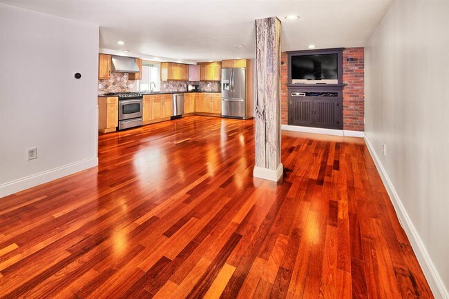Foto del edificio - 344 Paterson Plank Rd