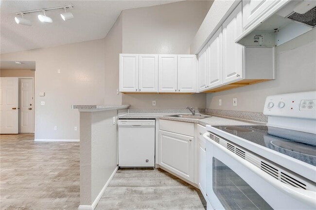 Building Photo - 2210 Yankee Pl