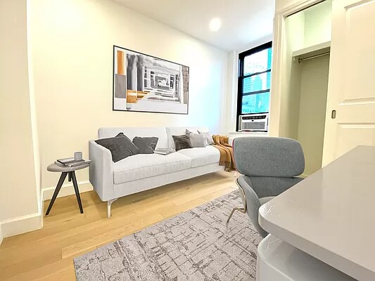 Foto del edificio - 150 E 48th St