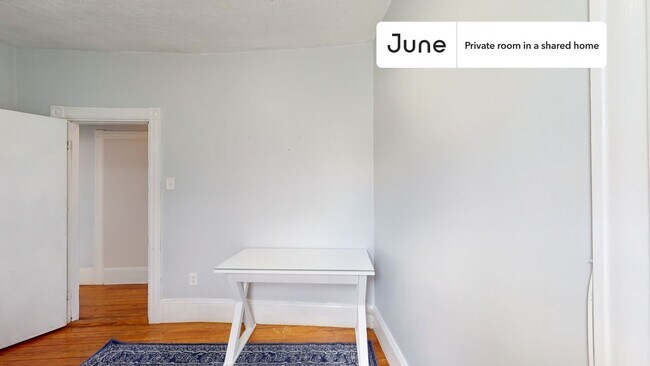 Building Photo - Private bedroom in 5 bed/1 bath Home