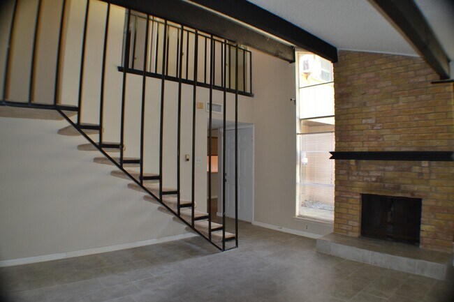 Foto del edificio - Townhouse for Lease in Dallas