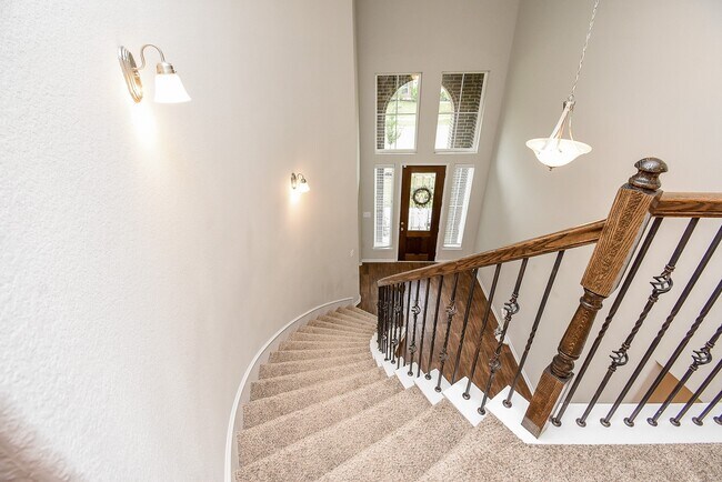 Building Photo - 4442 Buentello Dr