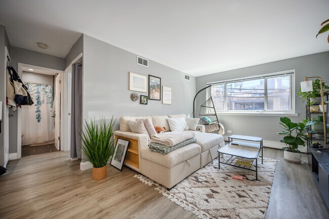 Foto del edificio - 515 W Wrightwood Ave