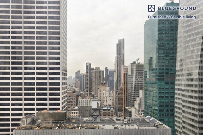 Foto del edificio - 70 W 45th St