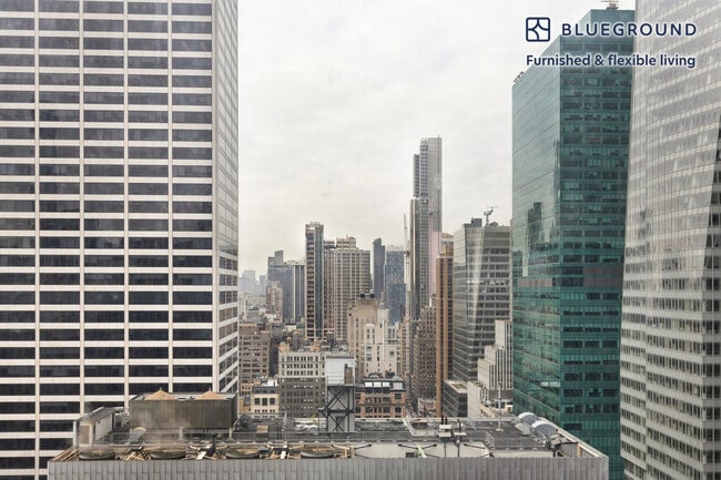 Building Photo - 70 W 45th St