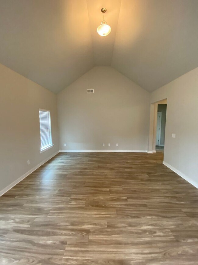 Foto del edificio - Home for Rent in Jasper, AL... Available to View!!!