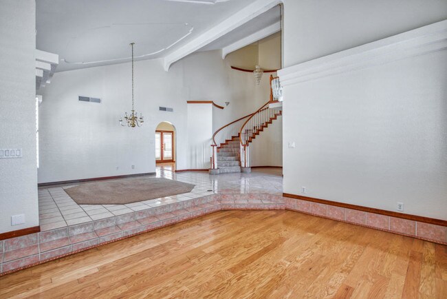 Foto del edificio - 6912 Crown Ridge Dr