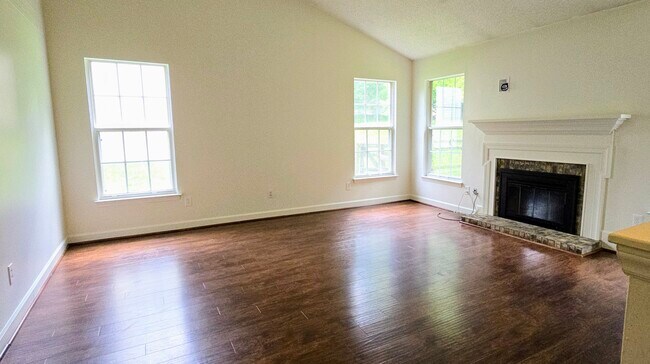 Building Photo - 3433 Pondridge Ct