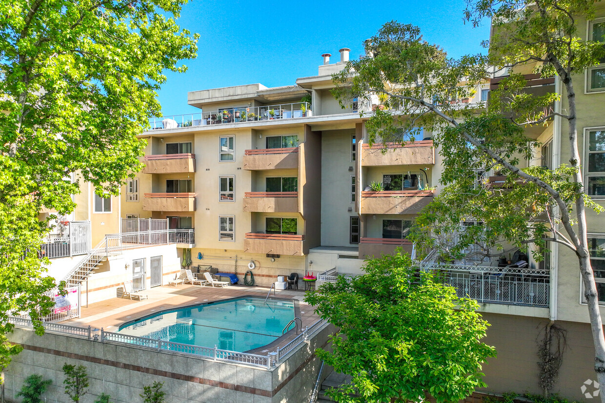 Primario - El Dorado Apartments