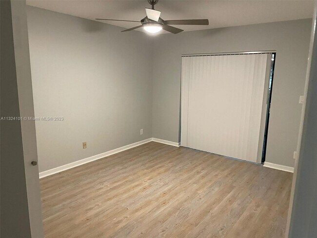 Foto del edificio - 980 NW 79th Terrace