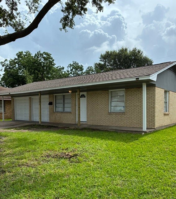 Foto del edificio - 1805 Thelma Ln