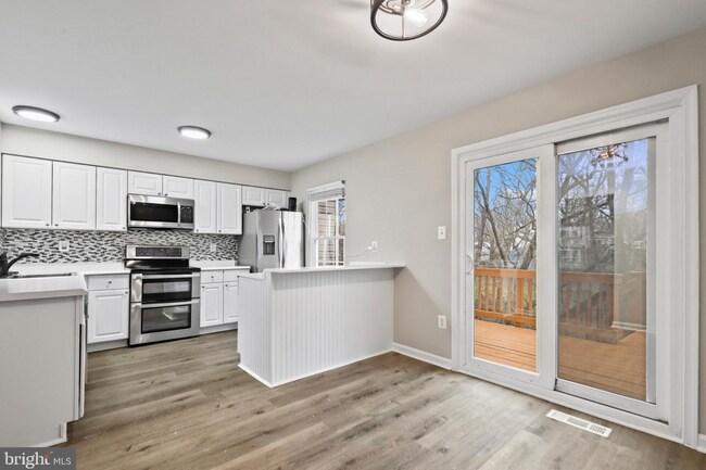 Foto del edificio - 328 Moseby Ct