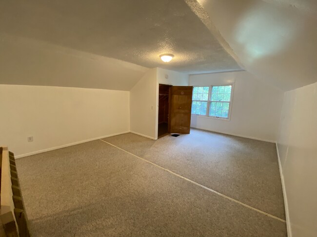 Foto del edificio - 4637 West River Dr NE