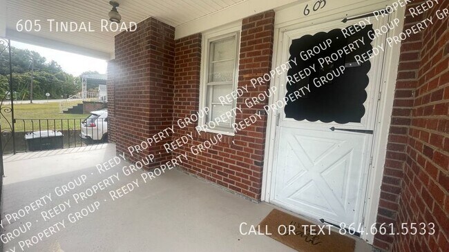 Building Photo - Brick Ranch close to Furman, Cherrydale an...