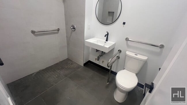 Building Photo - 900 Rogers Ave