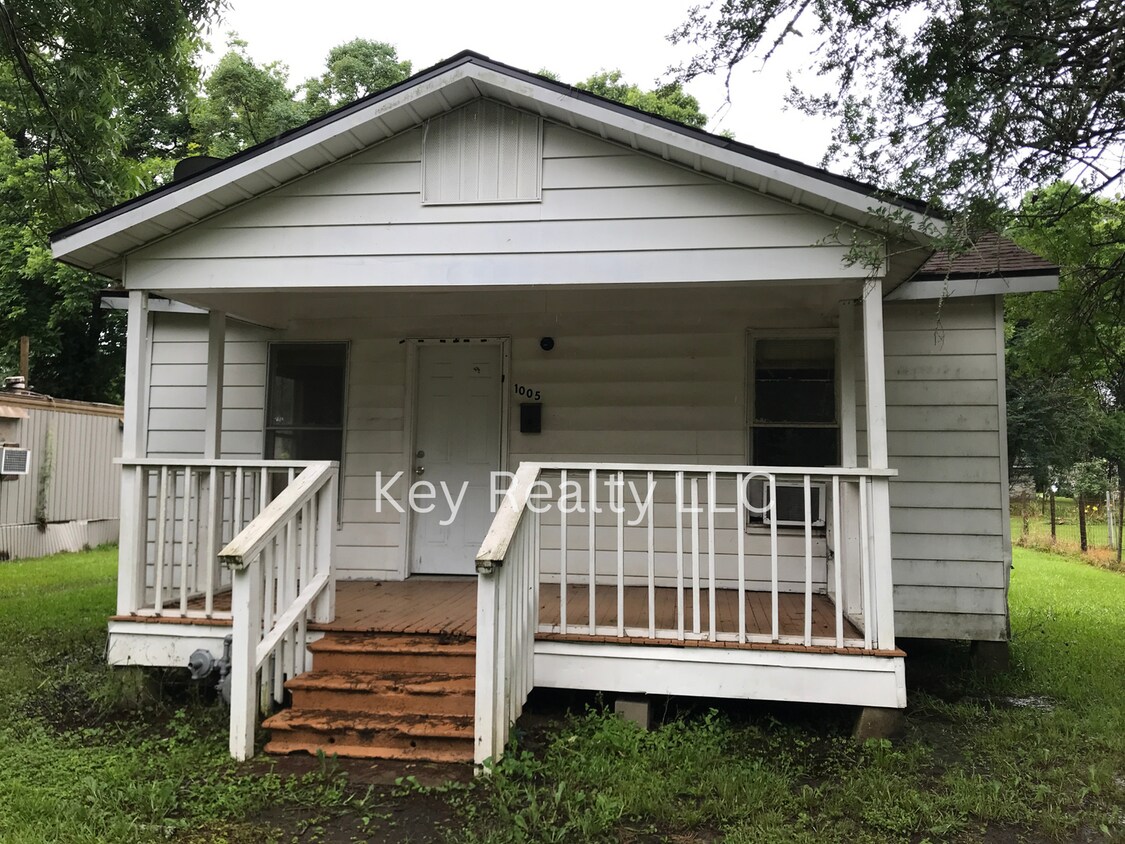Foto principal - 1005 Stracener St
