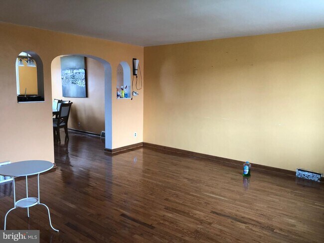 Foto del edificio - 2644 Elbridge St