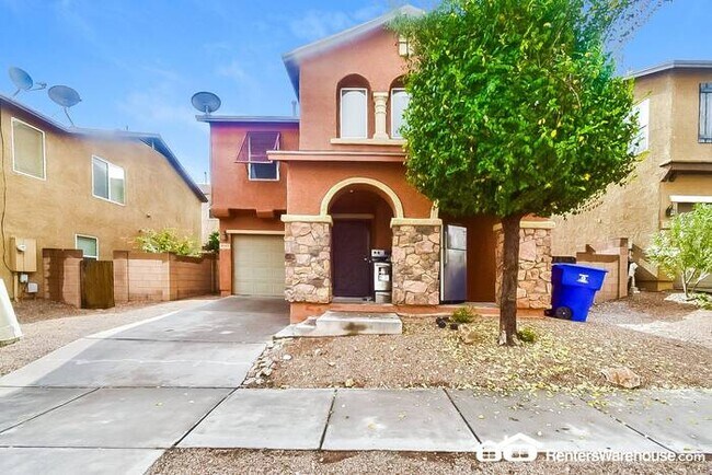NEWLY RENOVATED!!! 3 bed 2 bath Ready for ... photo'