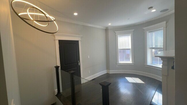 Building Photo - 209 Green St