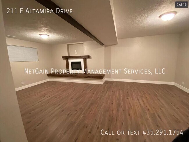 Foto del edificio - 211 E Altamira Dr