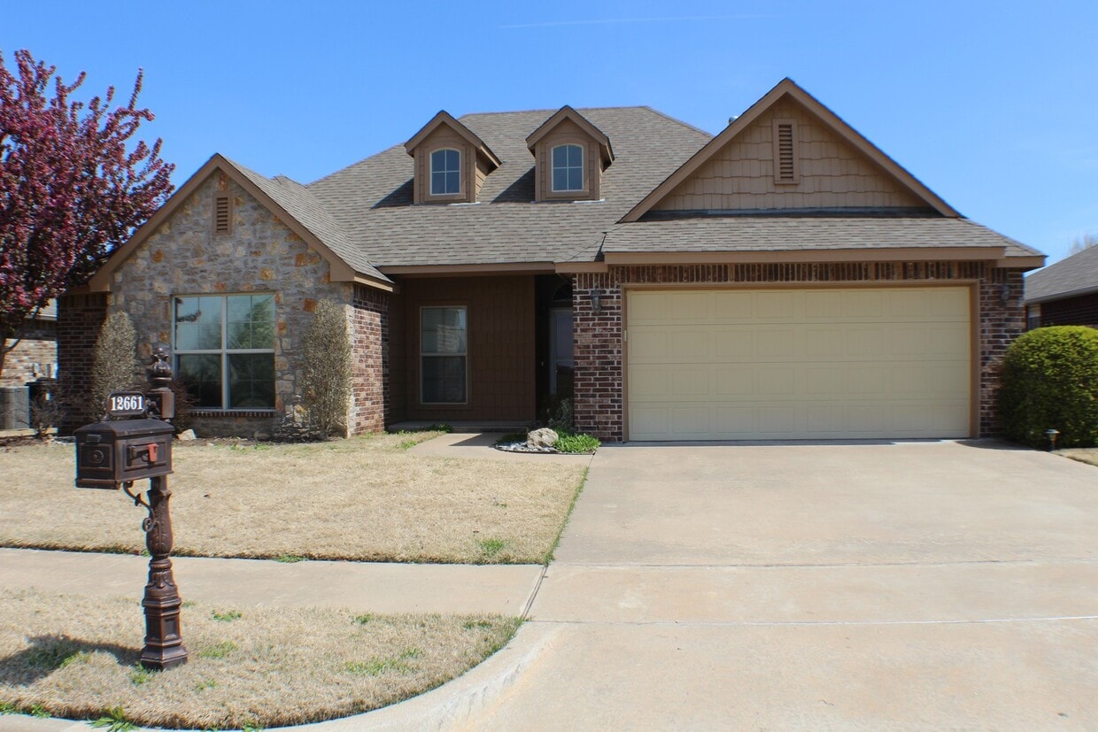 Primary Photo - Bixby home available now!