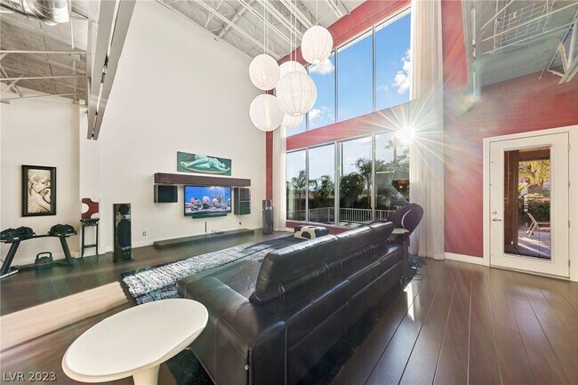 Foto del edificio - 5691 Deer Creek Falls Ct