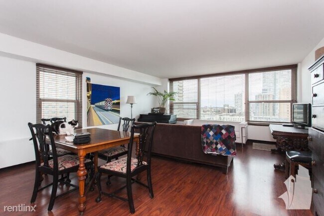 Foto del edificio - 3590 N Lake Shore Dr